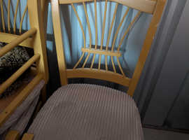 Bargin beautiful Dining Table and Chairs