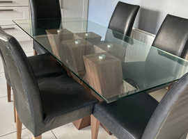 Kitchen / Dining Table and six chairs