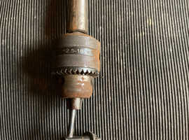 Drill chuck with key