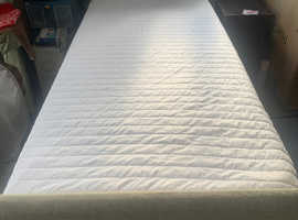 Single adjustable bed