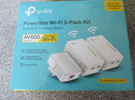 TP-Link Powerline TL-WPA4220 TKIT Wi-Fi 3-Pack Kit