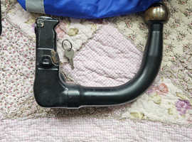 Recoverable tow ball