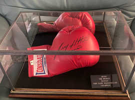 Ricky Hatton Signed boxing Glove with verification & display case