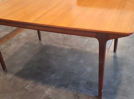 Free Extendable Wooden Dining Room Table