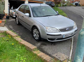 Ford Mondeo, 2003 (53) Silver Hatchback, Manual Petrol, 118,400 miles