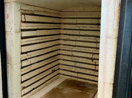 Pottery Studio Workshop to let
