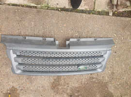 LAND ROVER FRONT GRILL