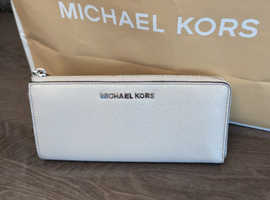 Michael Kors Soft Leather Wallet Purse. BRAND NEW