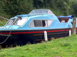 Canal cruiser
