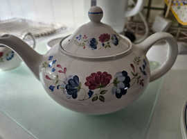 Beautiful 27, Piece Dinner set. - Priory.