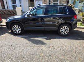 Volkswagen Tiguan, 2010 (10) Black Estate, Manual Petrol, 81,385 miles