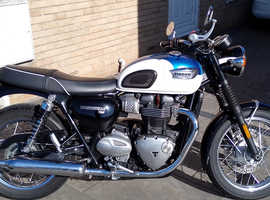 Triumph Bonneville T100, 900cc, Water Cooled