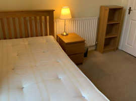 Single bedroom to let in Old Trafford