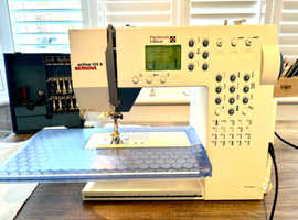 Lovely Bernina 135S Computetised sewing machine in excellent condition