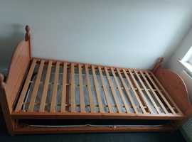 Single Bed with pull out Single