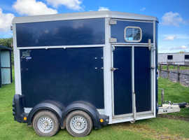 HB506 horse trailer