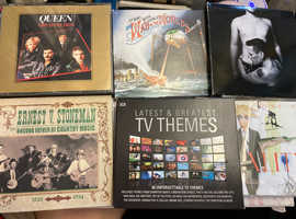 COLLECTION OF CDS  TOP QUALITY U2 FOLK JAZZ ABOUT 70 NICE CONDITION