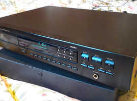 Marantz CD67 classic player in beautiful condition with remote control