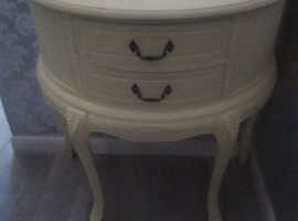 BEAUTIFUL 2 DRAWER TABLE Fabulous condition £75 ONO 80x82cm