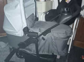 Hauck trio car seat, carry cot & pram set