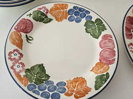 37, Piece Dinner Service - Chianti.