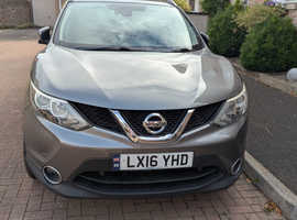 Nissan Qashqai, 2016 (16) Grey Hatchback, Manual Diesel, 82,568 miles