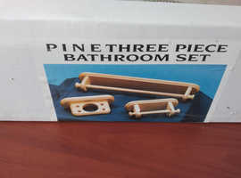 Pine bathroom set