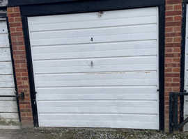 Garage to rent Leeds