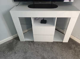 Television unit (nearly new)