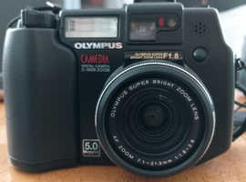 Olympus C5050 Camedia Zoom Digital camera + free Olympus Flash Gun