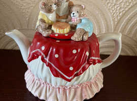 Teddy bear picnic teapot