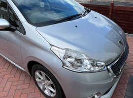 Peugeot 208, 2015 (15) Silver Hatchback, Manual Petrol, 32,230 miles