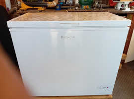 FOR SALE.     LEC CHEST FREEZER.