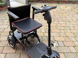 Feather fold mobility scooter