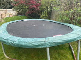 Jump king garden trampoline