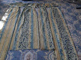 Bay window curtains