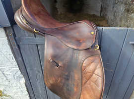 17 inch brown English leather saddle M/W