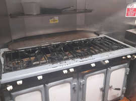 CHESTERFIELD COOKER 8 BURNER IN GOOD WORKING SALE