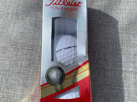 3x Titleist golf balls -new in box
