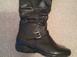 Ladies boots size 6 ,black