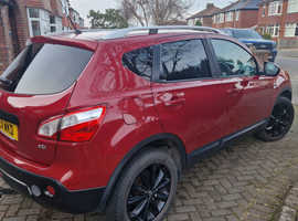 Nissan Qashqai, 2011 (11) Red Hatchback, Manual Diesel, 96,053 miles