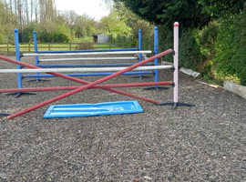 Show jump upright stands and poles