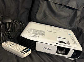 Epson EB-X41 projector & Epson ELPSC32 portable screen (rrp combined £540)