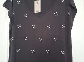 Ladies top size 14 new with tags