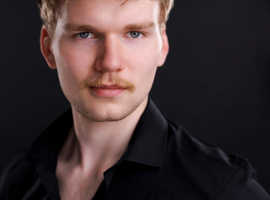 Capture Your Best Look at Gold Visuals - Top Photo Studio in Glasgow