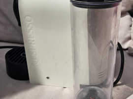 Coffee Machine Nespresso NX250 uses any expresso pods reversable water tank drip tray E46