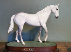 Royal doulton horse figurine of the famous racehorse desert orchid