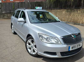 Skoda Octavia, 2011 (11) Silver Estate, Manual Petrol, 108,355 miles