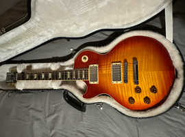 L/H Gibson Les Paul Trad 2009+Marshall AVT100 Amp