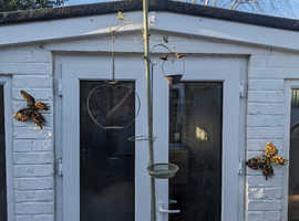 Bird feeder station